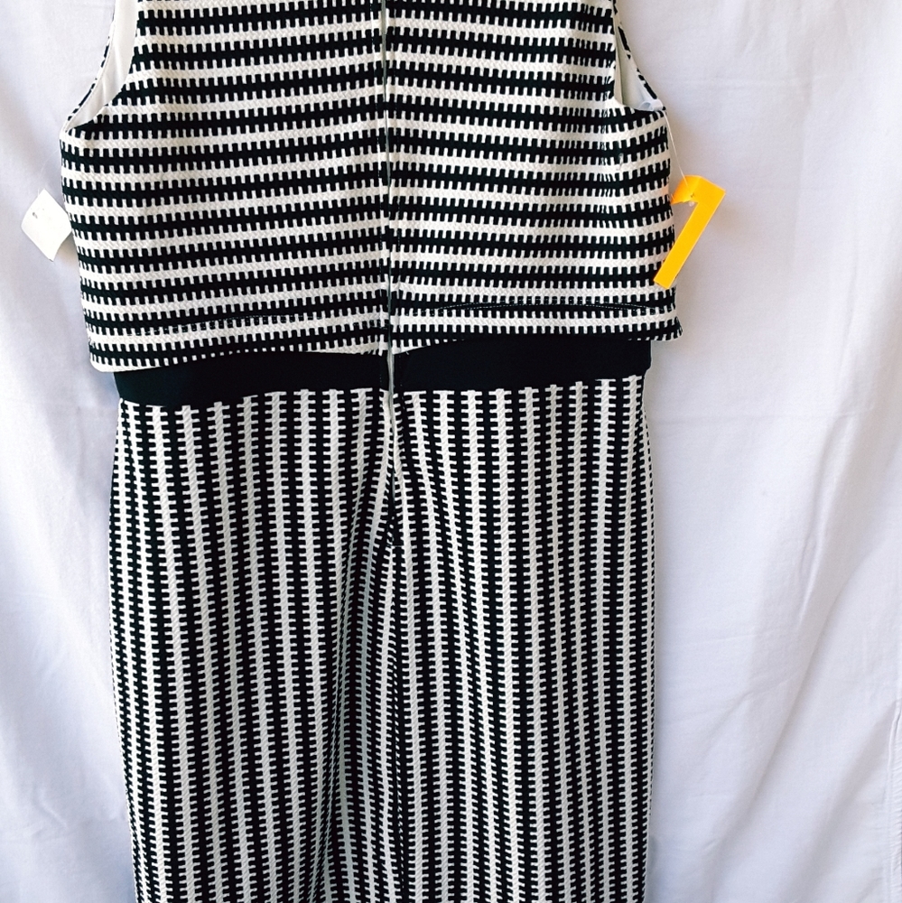 Dress - Picture 3 of 4